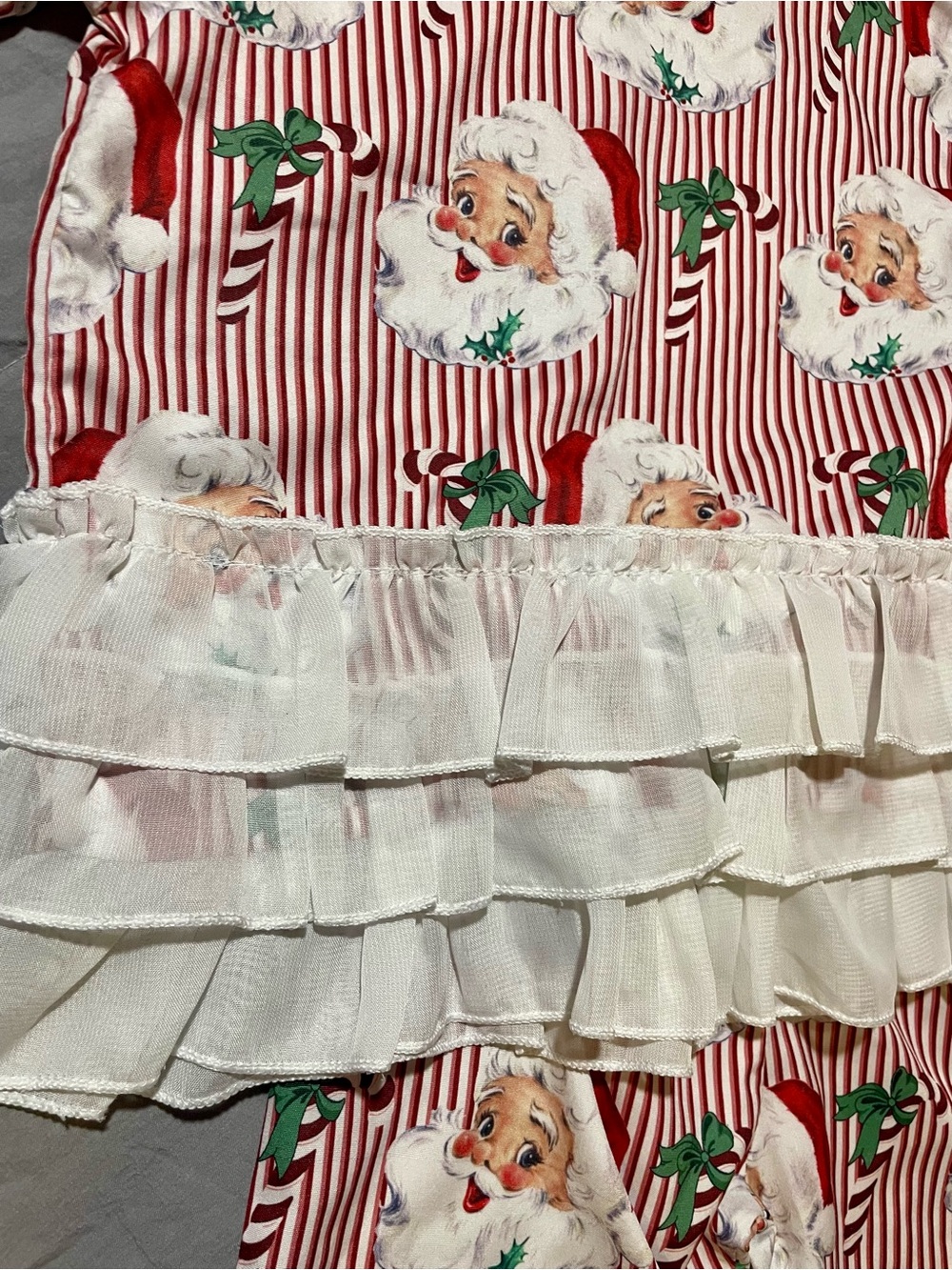 Toddler Santa outfit - Picture 7 of 8
